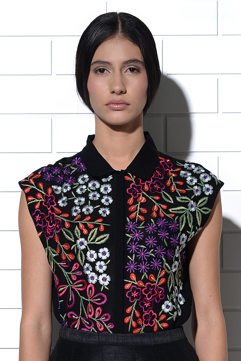 Dia floral burst embroidered top in black